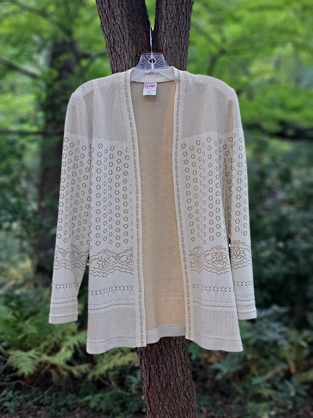Graff Open-Front Cream And Gold Knit Cardigan with Patterned Stitching